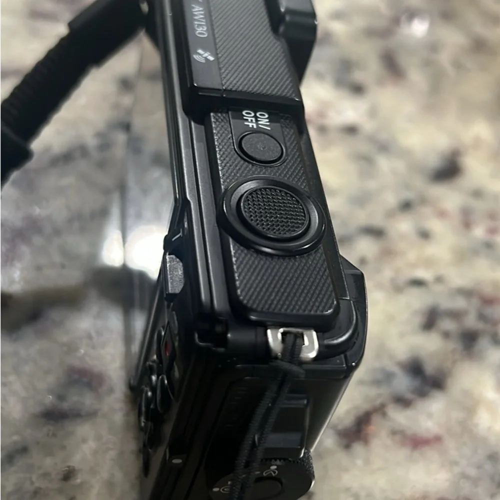 Nikon Coolpix 4K Compact Camera in Black - Picture 3 of 5